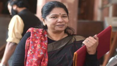 Dmk mp kanimozhi