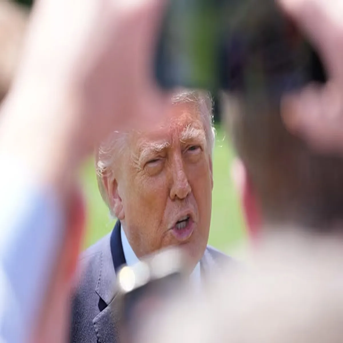 Defense lawmakers question trump stability during